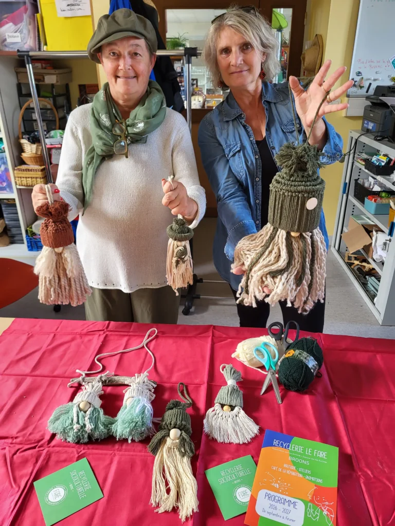 Le FARE propose un atelier de Noel le mercredi 2 décembre à 14h pour apprendre à créer un Père Noel en macramé
